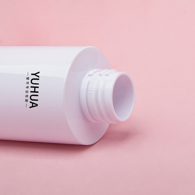 150-ml-Kunststoffverpackungsflaschen, mattierte, klare, kundenspezifische Farbe mit Alu-Goldkappe