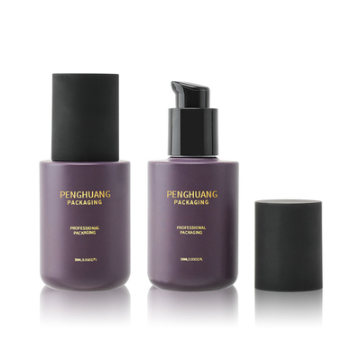 Klare Luxusflaschen der flüssigen Grundierung 30ml mit schwarzer Goldkragen-Lotions-Pumpe