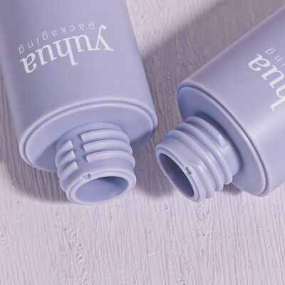 Recycelbare Plastik-Lotionflasche mit luftloser Pumpe und Schraubkappe für die Verpackung von Kosmetikserum-Toner und den individuellen Logodruck