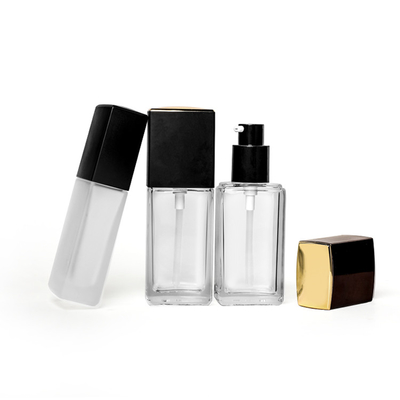 Glas-Flasche der Quadrat-geformte leere flüssigen Grundierung 30ml mit Goldspitzen-Pumpe